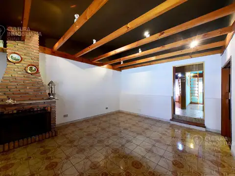 Casa 4 ambientes con 2 baños