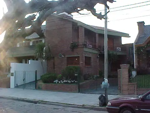 Casa en Venta en El Palomar, USD 250.000