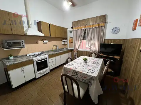 Casa en Venta con 3 cocheras
