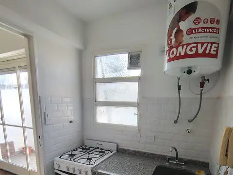 IMPECABLE MONOAMB RECICLADO TODO EXTERNO MUY LUMINOSO EN BALVANERA! OPORTUNIDAD!