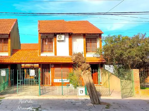 MUY BONITO DUPLEX EN COMPLEJO DE SÓLO 7 UNIDADES