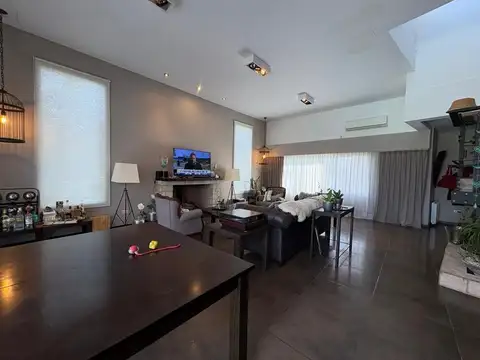 Casa 4 ambientes con 3 baños