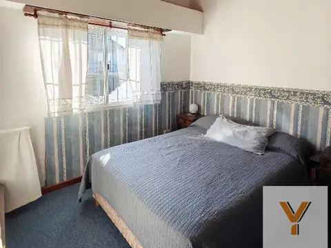 Casa 6 ambientes con 2 baños