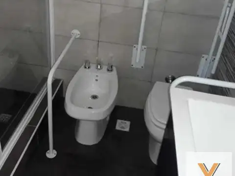 Oficina Monoambiente con 36 baños