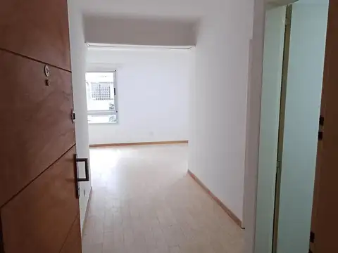 Amplio, tranquilo e impecable dos ambientes con cochera