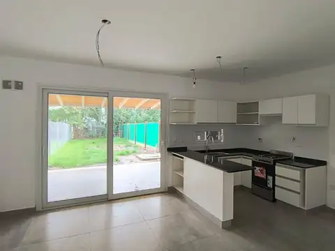 Depto Tipo Casa 4 ambientes con 2 baños