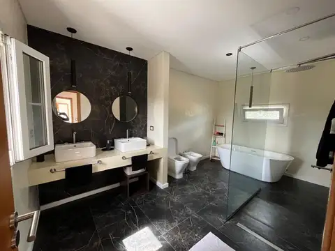 Casa en Alquiler en Medal Country club, USD 4.000