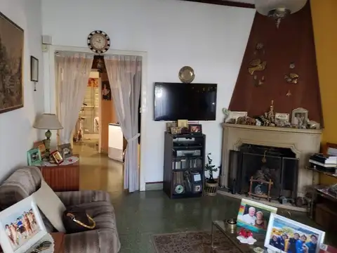 Casa 5 ambientes con 2 baños