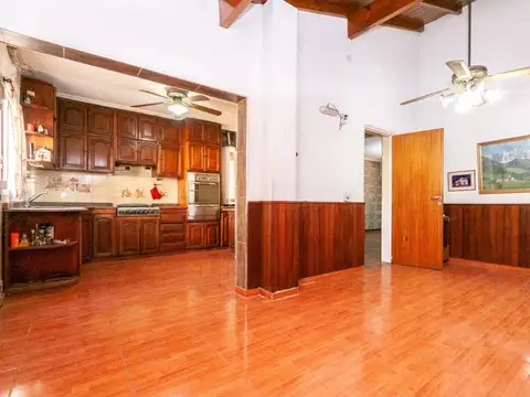 Casa 6 ambientes temperley