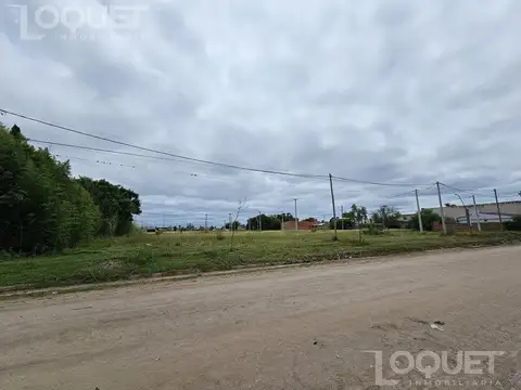 Lote financiado. 50 % de entrega y 12 cuotas.