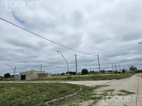 Lote financiado. 50 % de entrega y 12 cuotas.