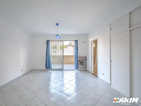 Departamento  monoambiente divisible con patio. 48mts2 totales