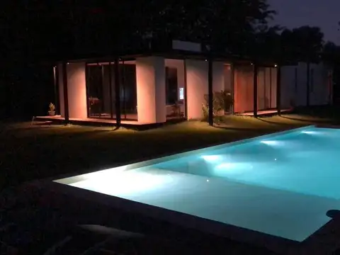 Casa en Alquiler Temporal con 2 cocheras