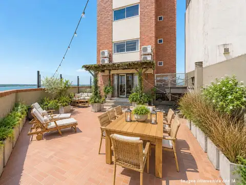 DUPLEX EN VENTA CON VISTA AL RÍO. PATIO EXCLUSIVO
