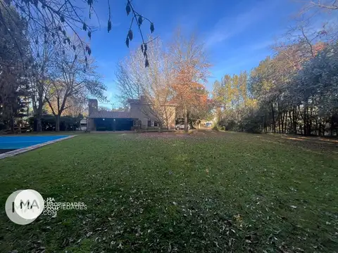 Venta | Casa de 3 dormitorios con piscina en Costos de Alameda - Roldán - Aconquija 1100