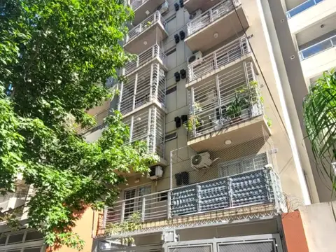 Departamento 2 ambientes en San Martín Centro con cochera incluida 2200