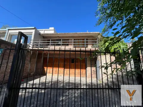 Casa en venta - 4 Dormitorios 2 Baños - Córdoba