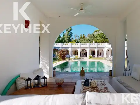 Casa 8 ambientes con 5 baños