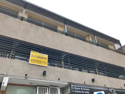 Acassuso: Moderna Oficina en El Centro de Acassuso. 4x8 con Balcón Al Frente. Excelente estado. Muy luminosa