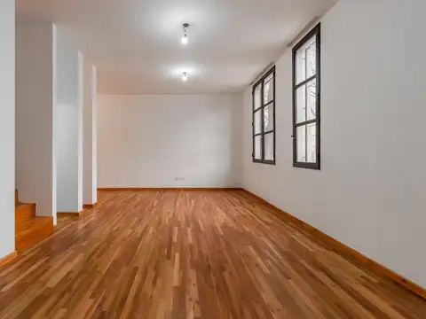 Oficina 7 ambientes con 3 baños