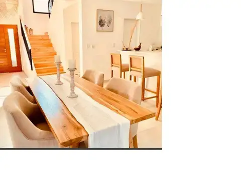 Casa 5 ambientes con 3 baños