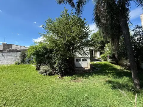 Terreno en Venta en Alto Alberdi, USD 215.000