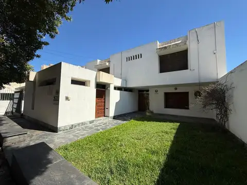 Terreno en Venta en Alto Alberdi, USD 215.000