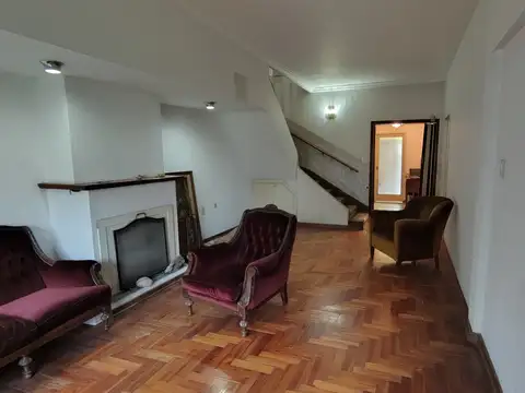 Casa en Venta con 4 cocheras