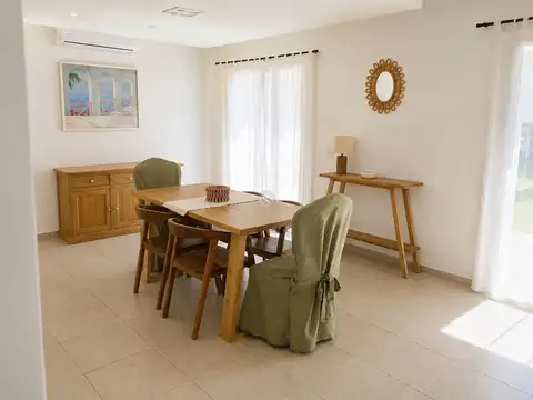 Casa en Alquiler de 3 dormitorios