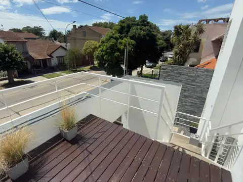 Depto Tipo Casa en Venta en Parque Luro, USD 165.000