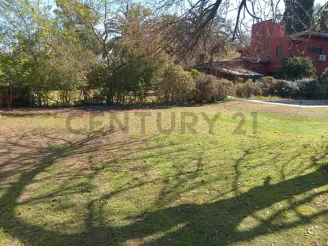 AMPLIO LOTE CON PILETA Y CASA EN LA BOTA, BENAVÍDEZ