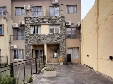 Villa Adelina - Dúplex de 5 amb con gran Jardín, Piscina y Cocheras!