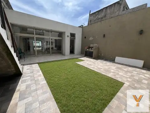 Casa 5 ambientes con 1 baño
