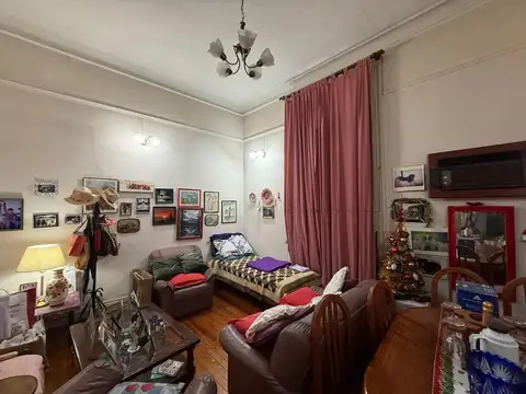 Venta Deparatmento de 3 ambientes al frente con doble balcón