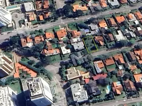 Terreno en Venta en Playa Mansa, USD 199.000