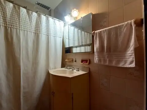 Casa 8 ambientes con 3 baños