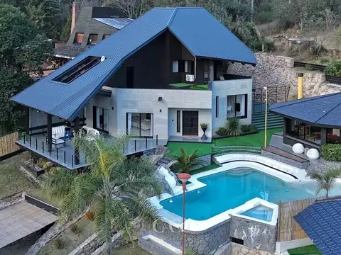 Casa 7 ambientes con 2 baños