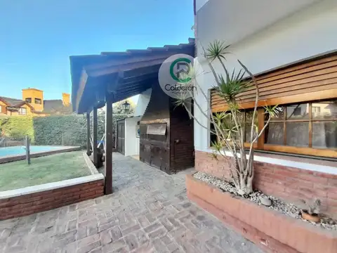 Casa en Venta con 4 cocheras