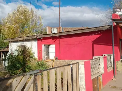 SE VENDE EN EL CENTRO DE EL MAITÉN