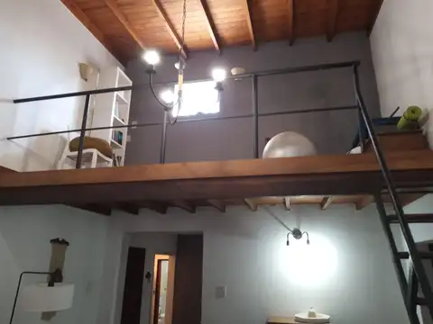 Casa 6 ambientes con 2 baños