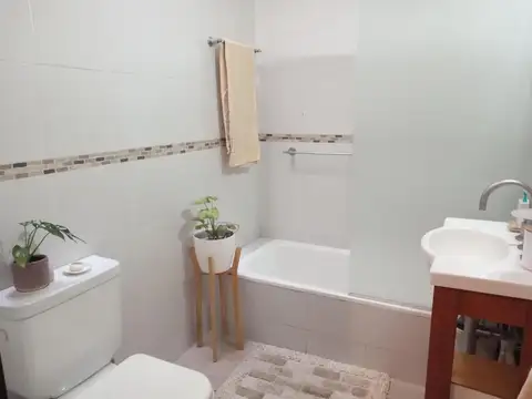 Casa en venta 6 ambientes Refaccionada con patio en San Fernando