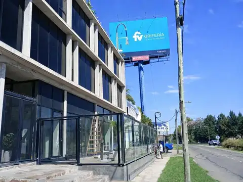 Local en Alquiler en Don Torcuato sobre Colectora