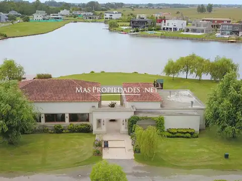 Terreno en Venta 20  mts Fondo