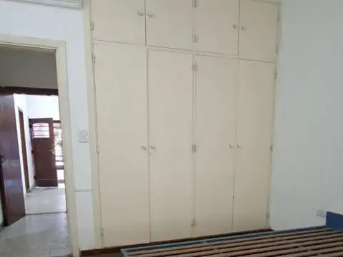 Casa en alquiler en Moreno