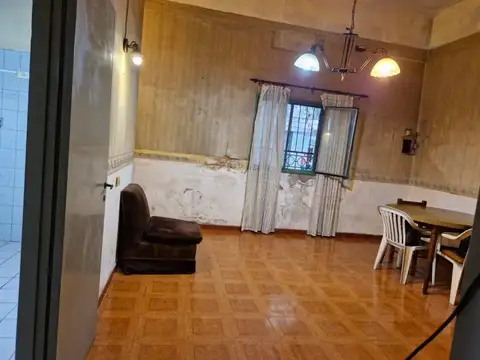 Depto Tipo Casa 3 ambientes con 1 baño