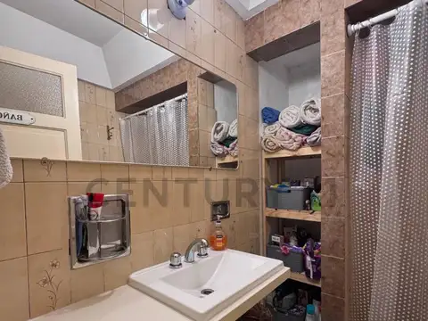 CASA VENTA VILLA RAFFO 4 AMBIENTES CON DEPOSITO TALLER APTO BANCO