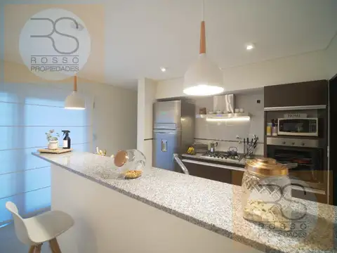 Casa 6 ambientes con 3 baños