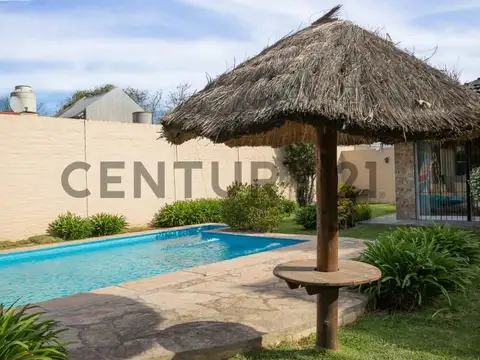 VENTA CASA BARRIO DE VICENZO GRANDE PILAR