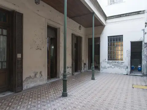 Depto Tipo Casa 8 ambientes con 1 baño