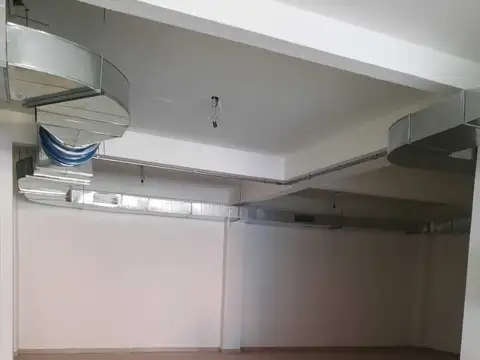 LOCAL COMERCIAL  - INMEJORABLE UBICACION  - MONTE CASTRO
